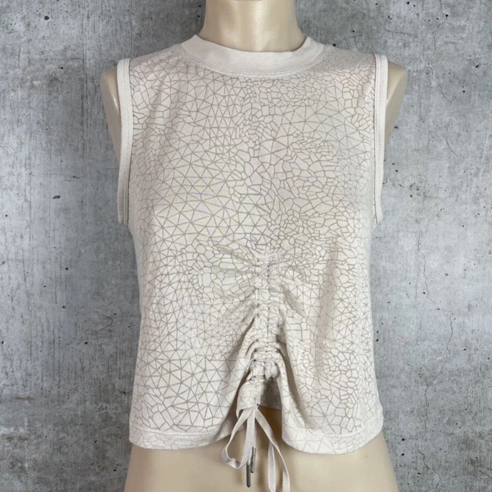 Lululemon Ruched Crop Top - Picture 4 of 6